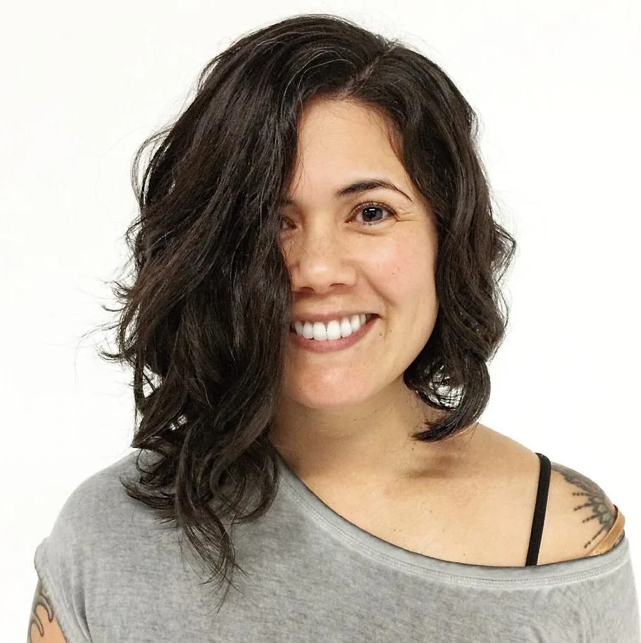 Carré bouclé asymétrique