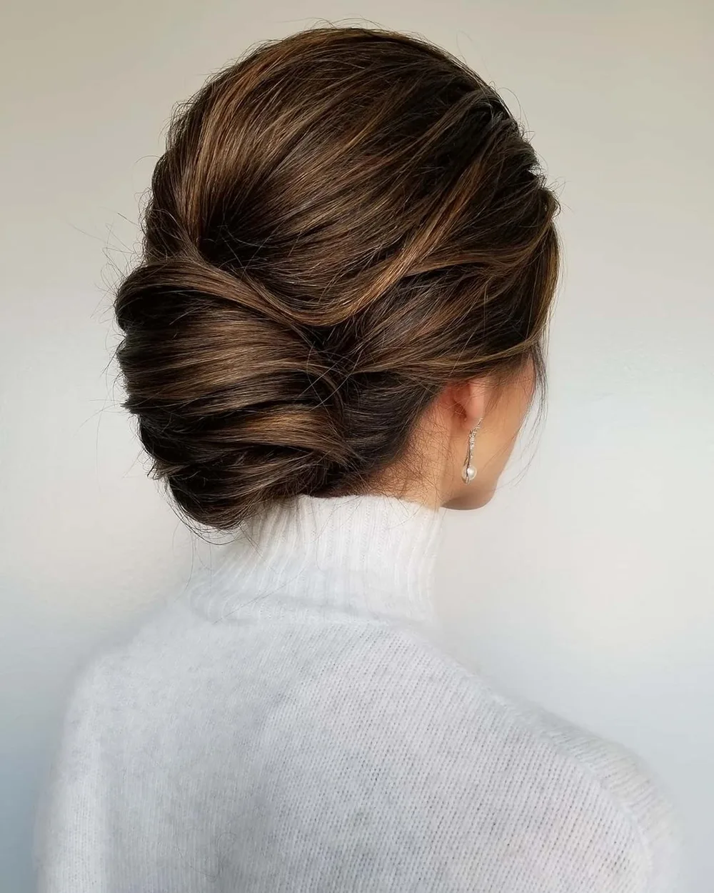 Chignon banane roulé façon french twist