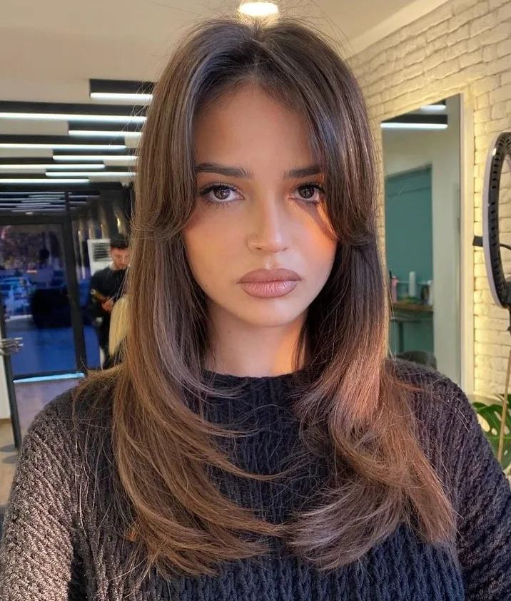 Dégradé en U avec frange rideau souple façon brushing