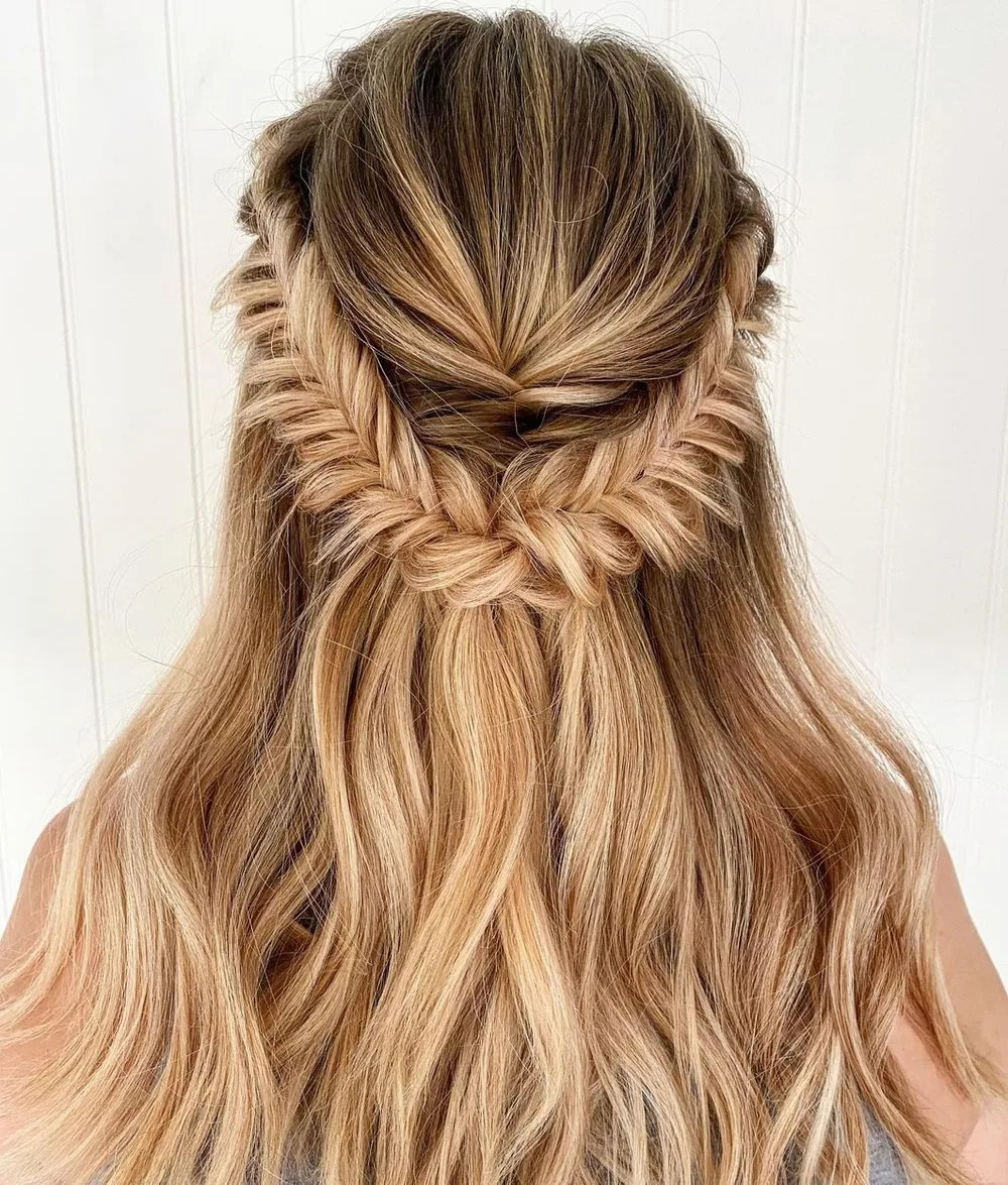 Demi-attache boho avec couronne en épi