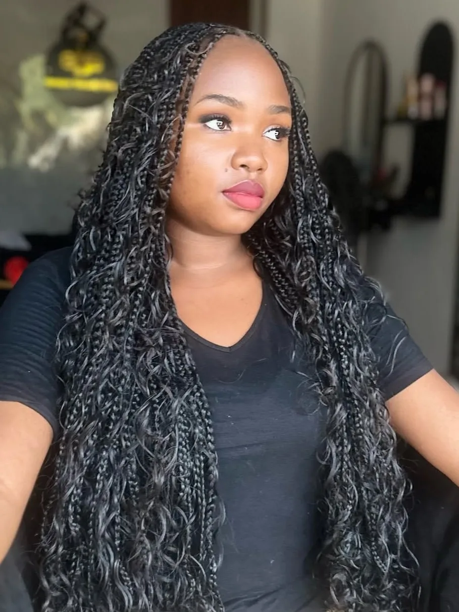 Goddess braids longues avec des mèches bouclées