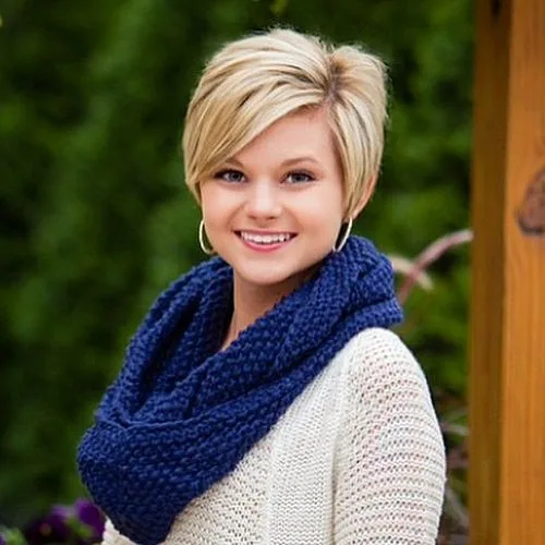 Long pixie volumineux féérique pour visage rond