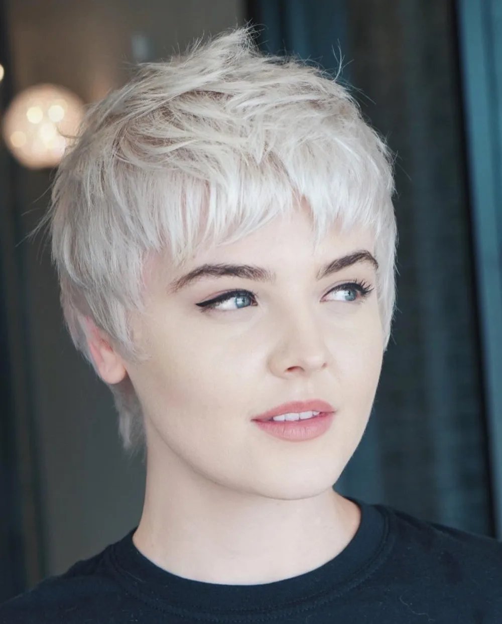 Pixie à frange crantée et couches texturées