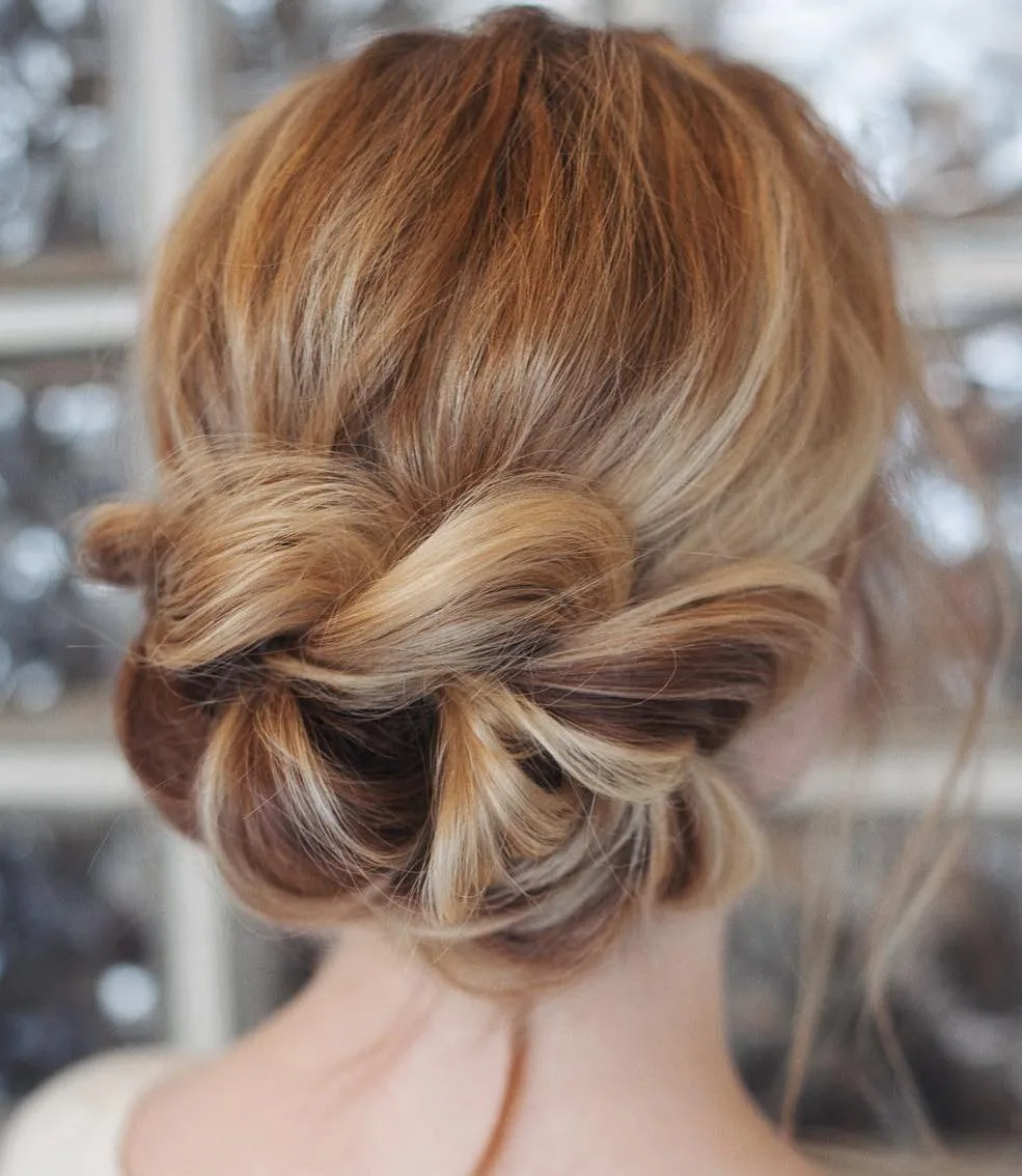 Pull-through braid volumineuse en updo
