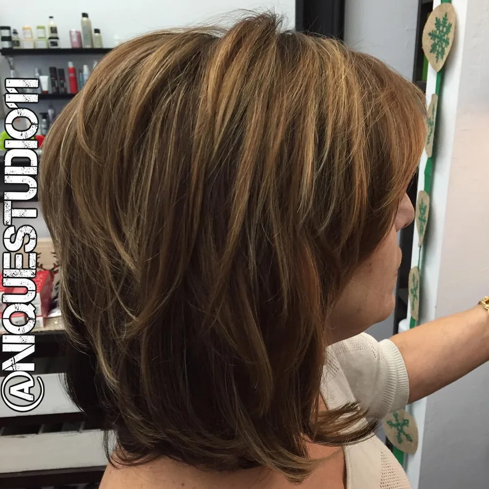 Shag mi-long brun pour cheveux épais avec frange et couches