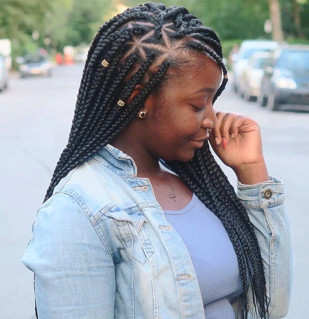 Triangle box braids à partitions triangulaires avec perles