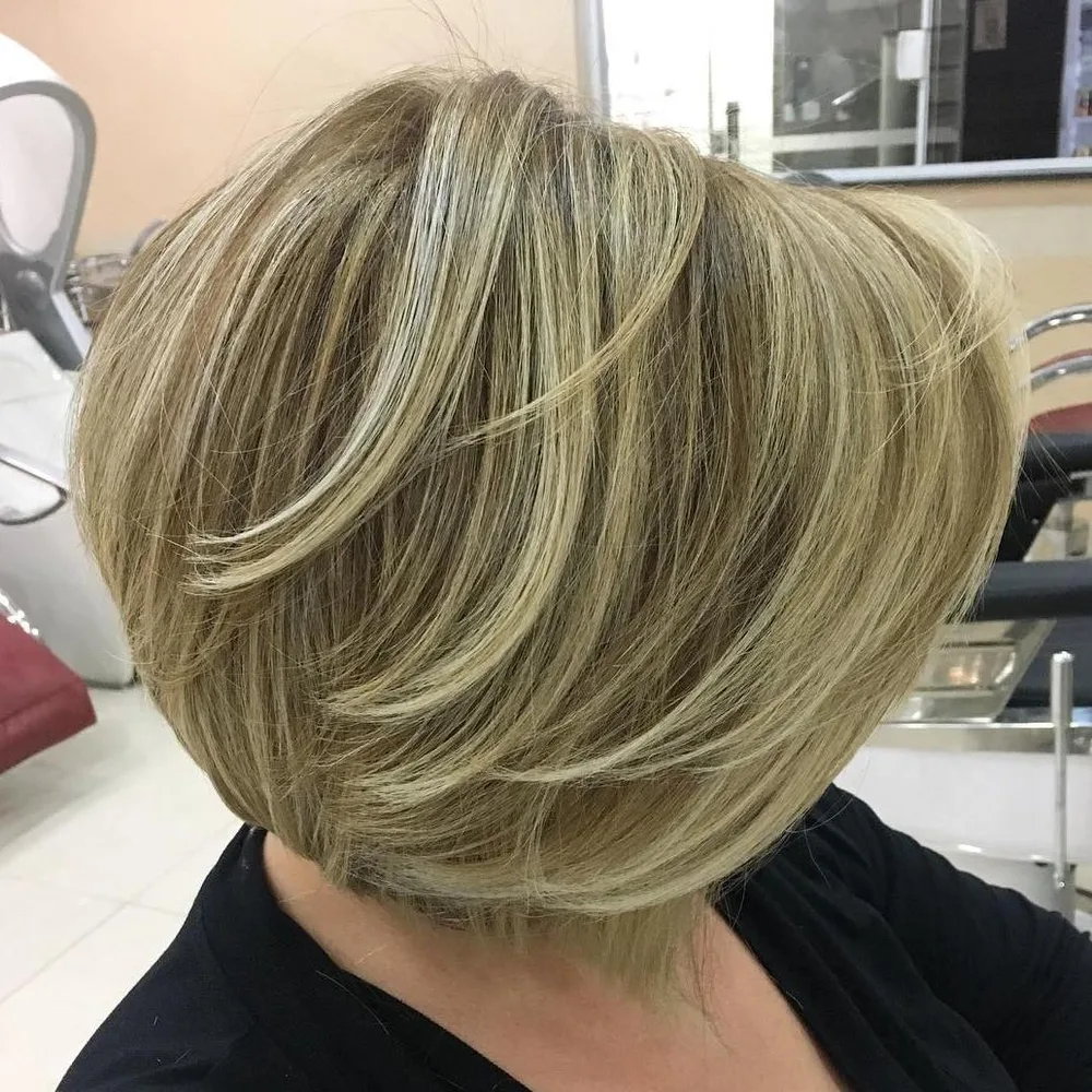 Carré arrondi bronde à couches piecey, forme bombée volumineuse