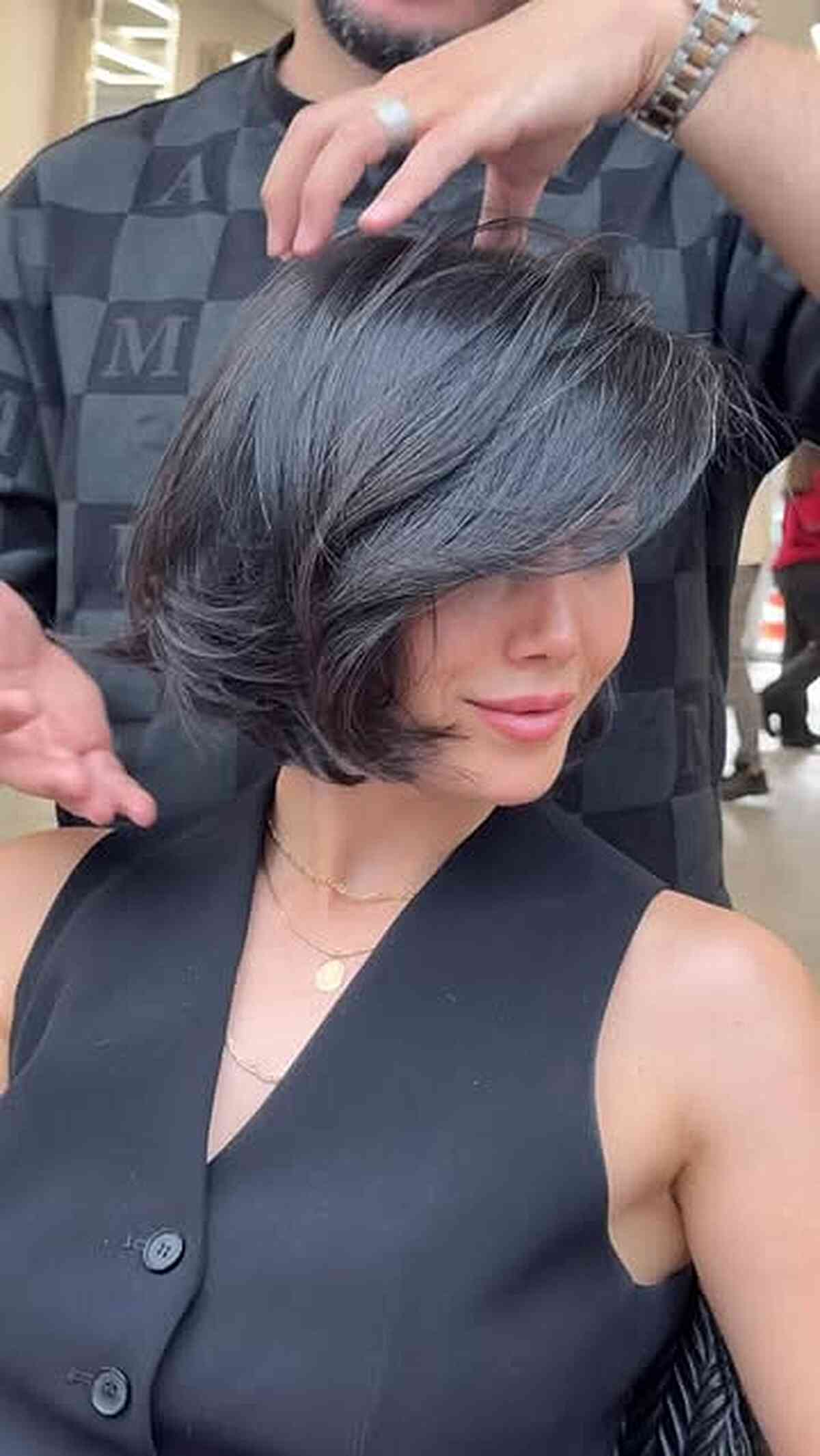 Carré lissé brun espresso - coiffure de fête de Noël