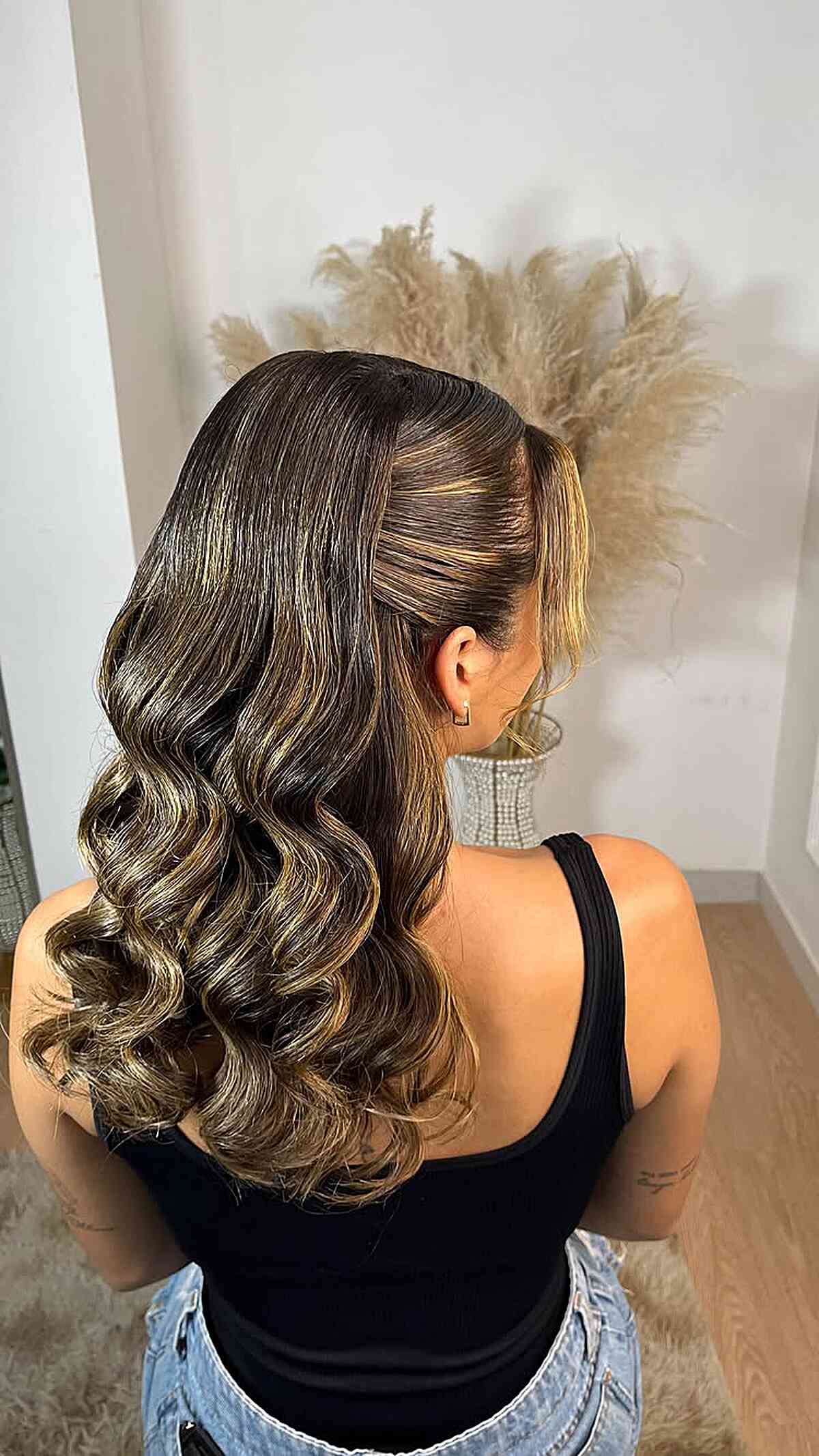 Demi-attache et vagues Hollywood - coiffure de fête de Noël