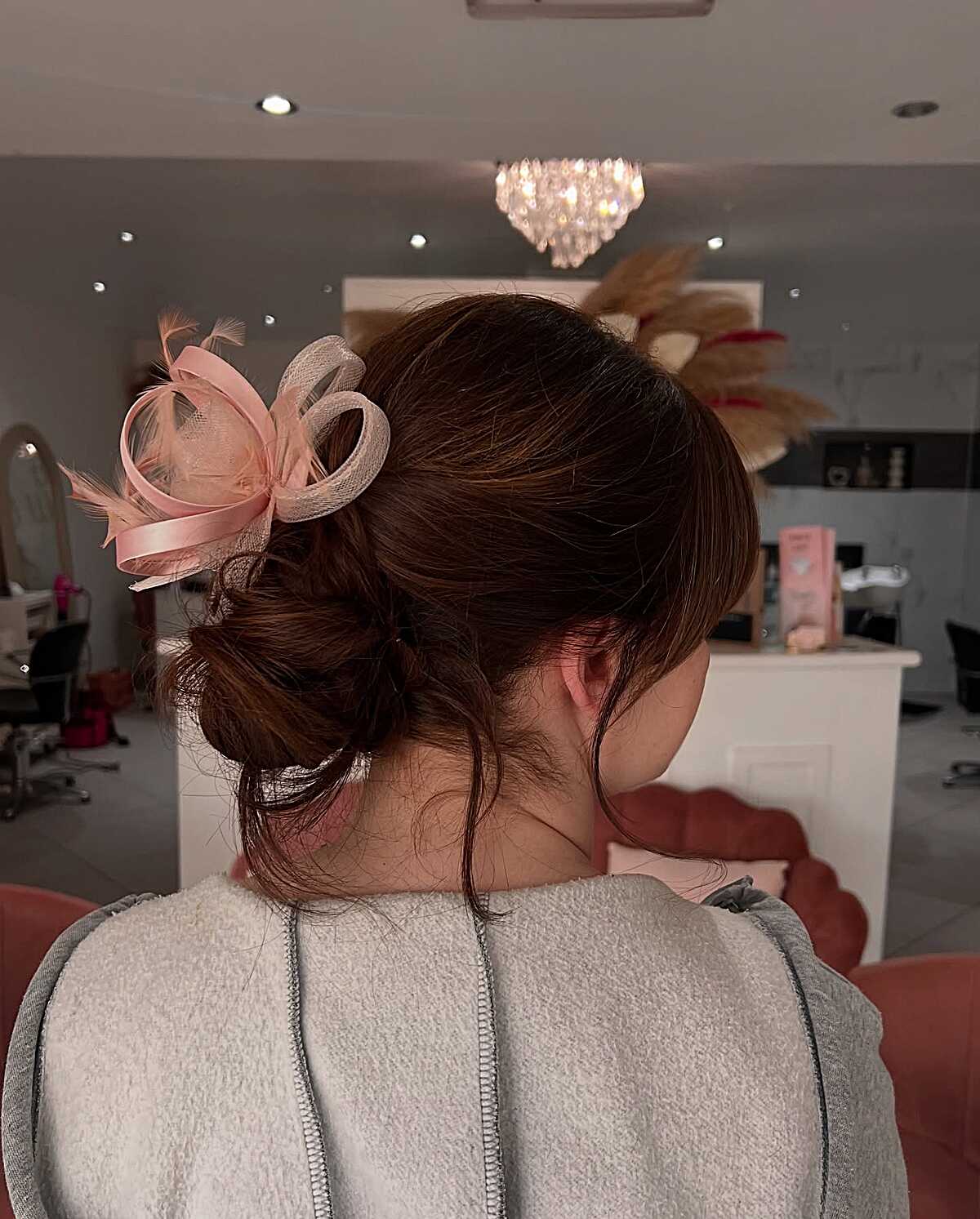 Chignon bas et bibi - coiffure de fête de Noël