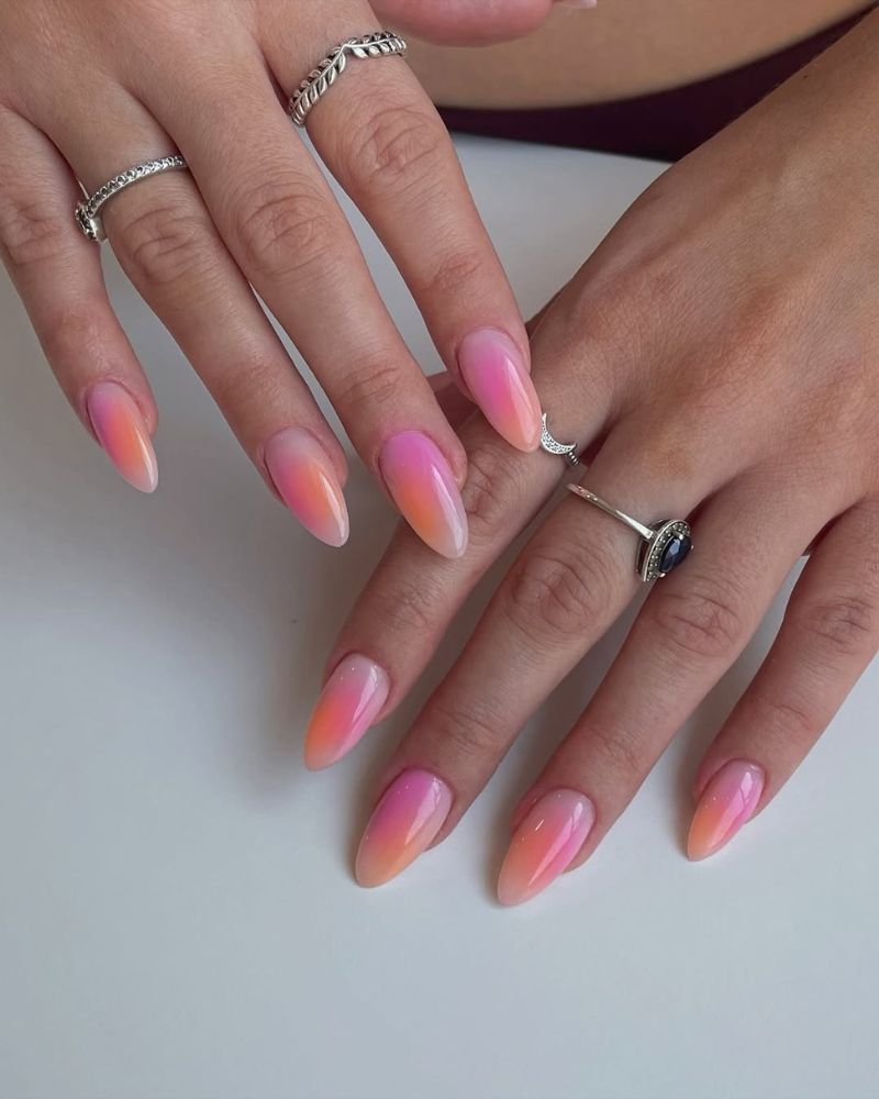 Aura rose poudré Ongles aura rose poudré dégradé effet halo
