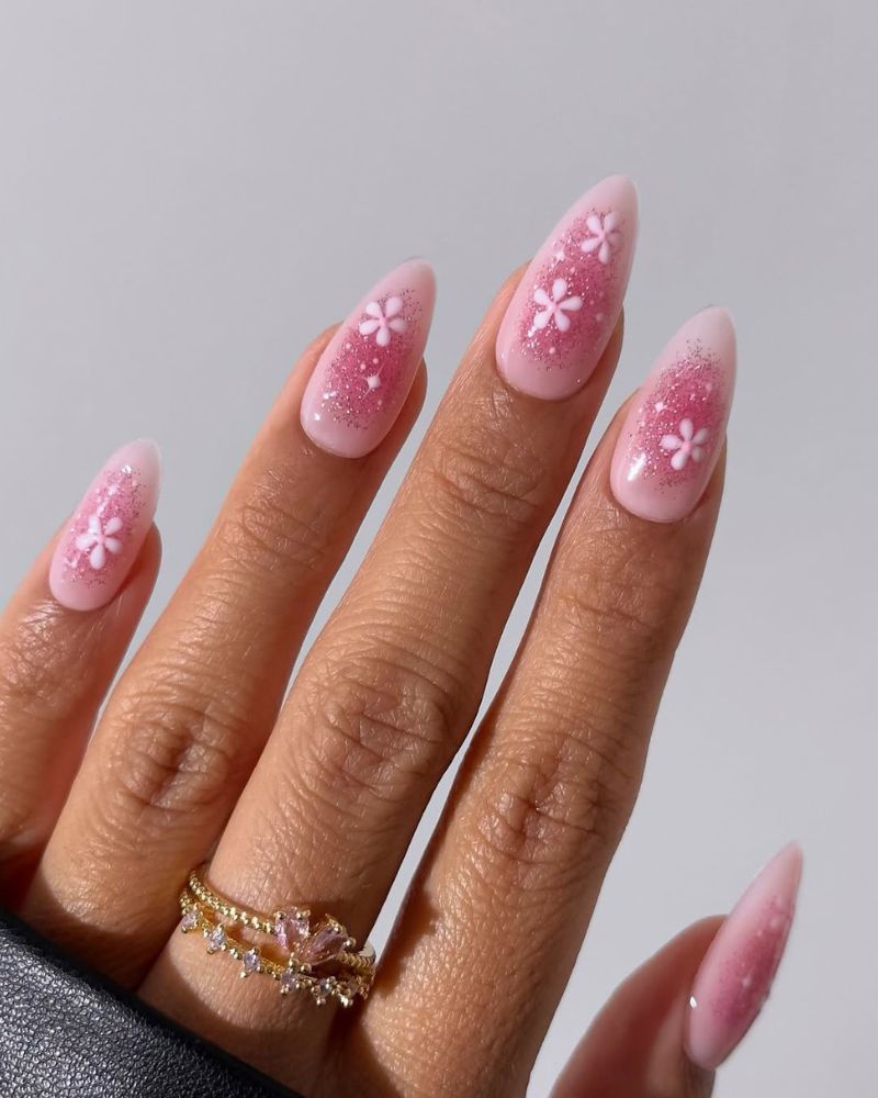 Aura rose pailleté Ongles aura rose avec paillettes et petites fleurs