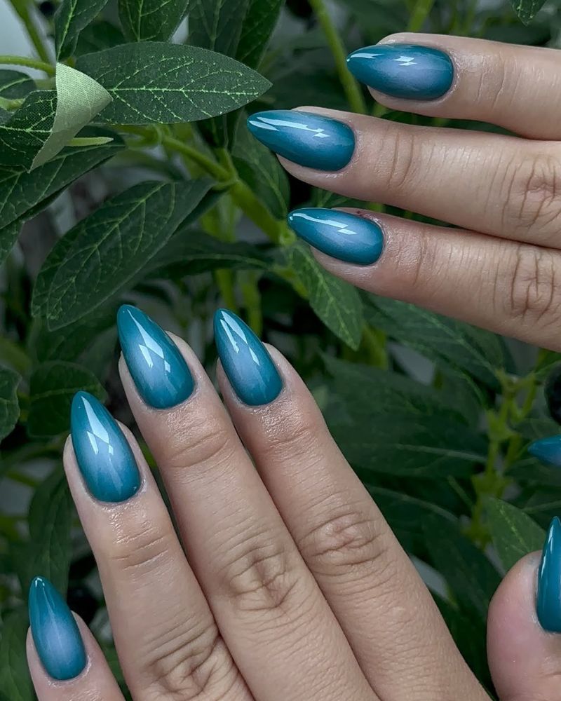 Aura verte inversée Ongles aura verte inversée effet lumineux