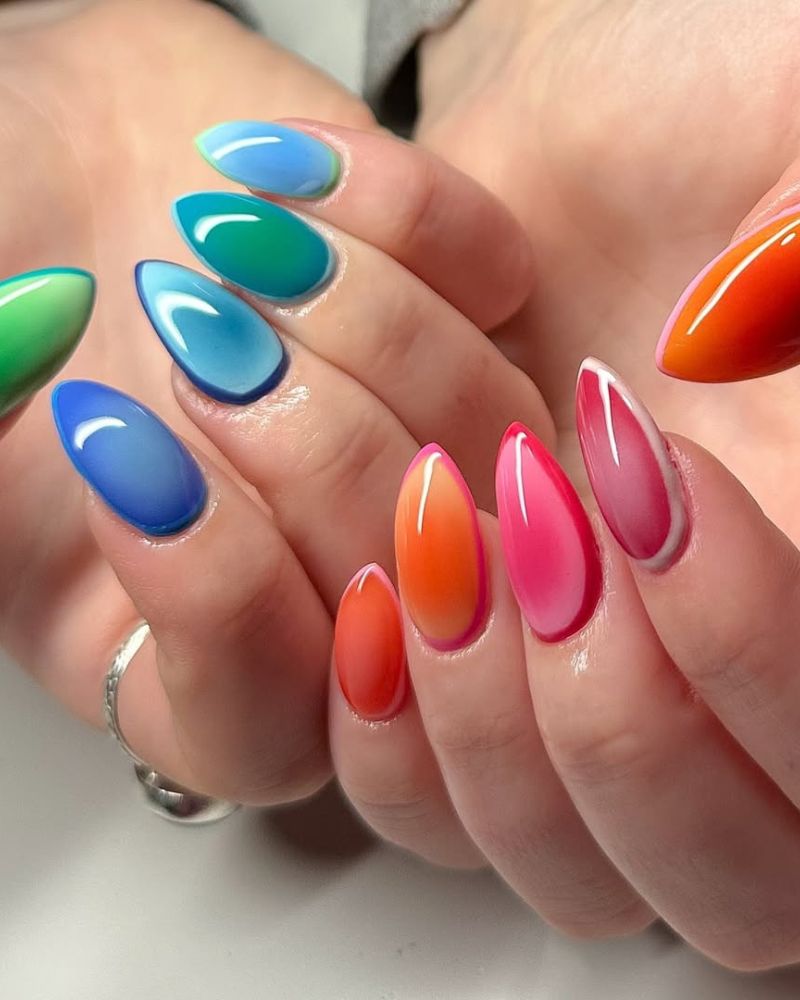 Aura multicolore éclatante Ongles aura multicolore éclatante