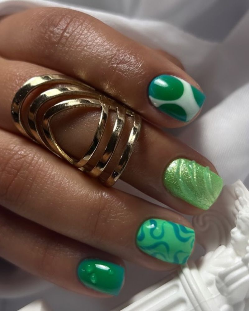 Aura verte marbrée Ongles aura verte avec effet marbré