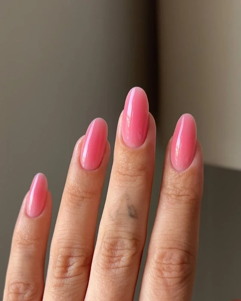 Ongles rose bubblegum effet jelly translucide